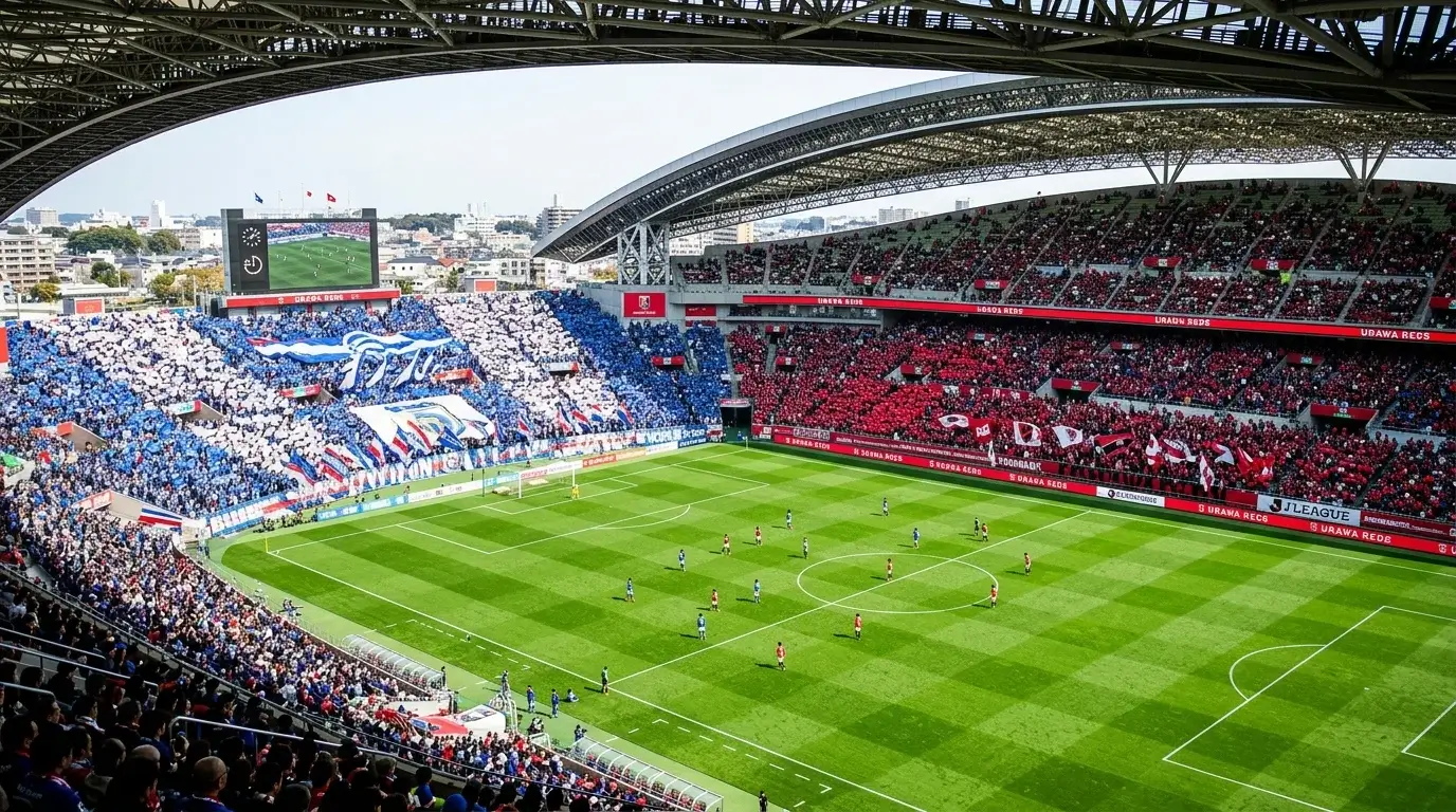 Afición japonesa llenando un estadio de la J-League con banderas y cánticos durante un partido de la J1 League